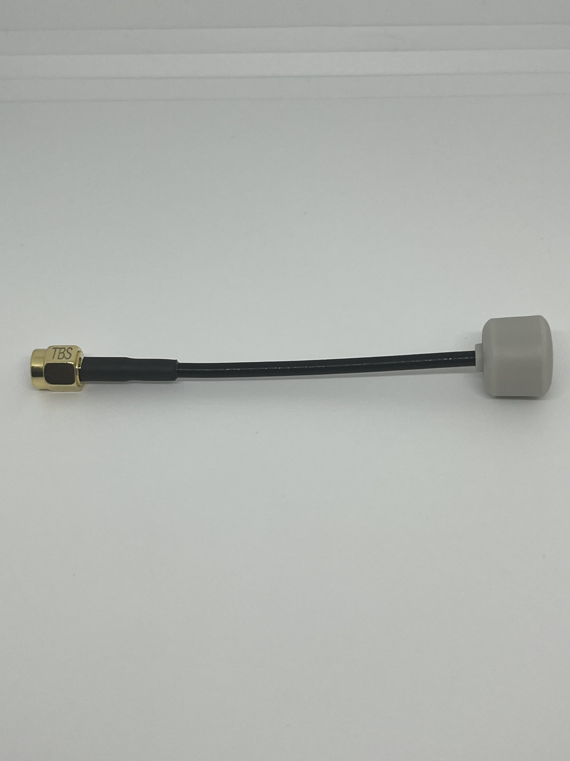 Antenne TBS Triumph Pro 5,8 GHz LHCP SMA – Gain 1,6 dBic, rapport axial de 0,99, antenne de drone FPV compacte, design résistant aux chocs