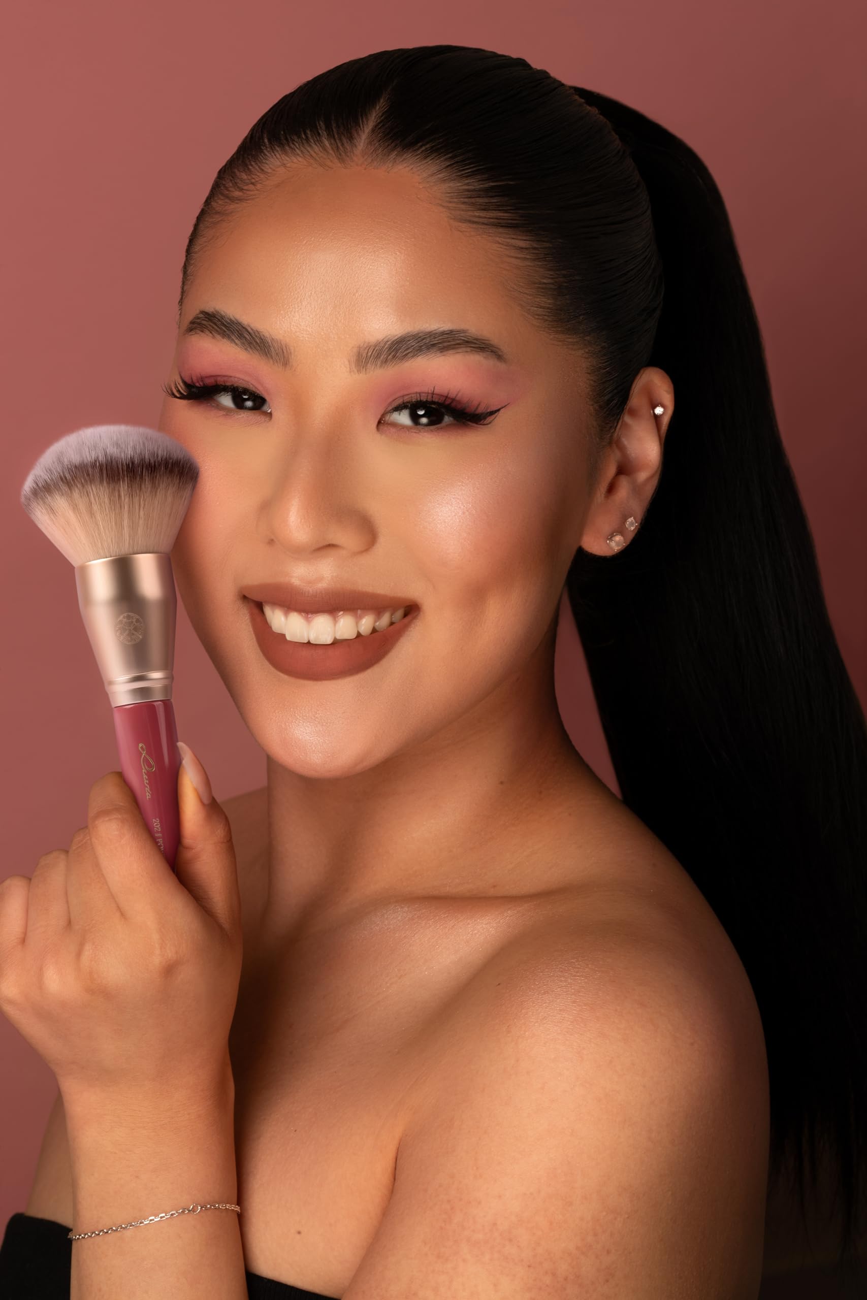 Luvia 14-teiliges Make-up Pinselset - Veganes Kosmetikpinsel Set mit XL Puderpinsel, Schwamm & Blender - Ideal für Anfänger & Profis - Hochwertige Schminkpinsel für Perfektes Make-up