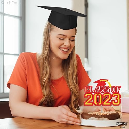 Miniatura 6 de KatchOn, Decoración para pastel de graduación con brillantina, enorme, 8 pulgadas, decoración de pastel de felicitaciones rojas de clase de 2023