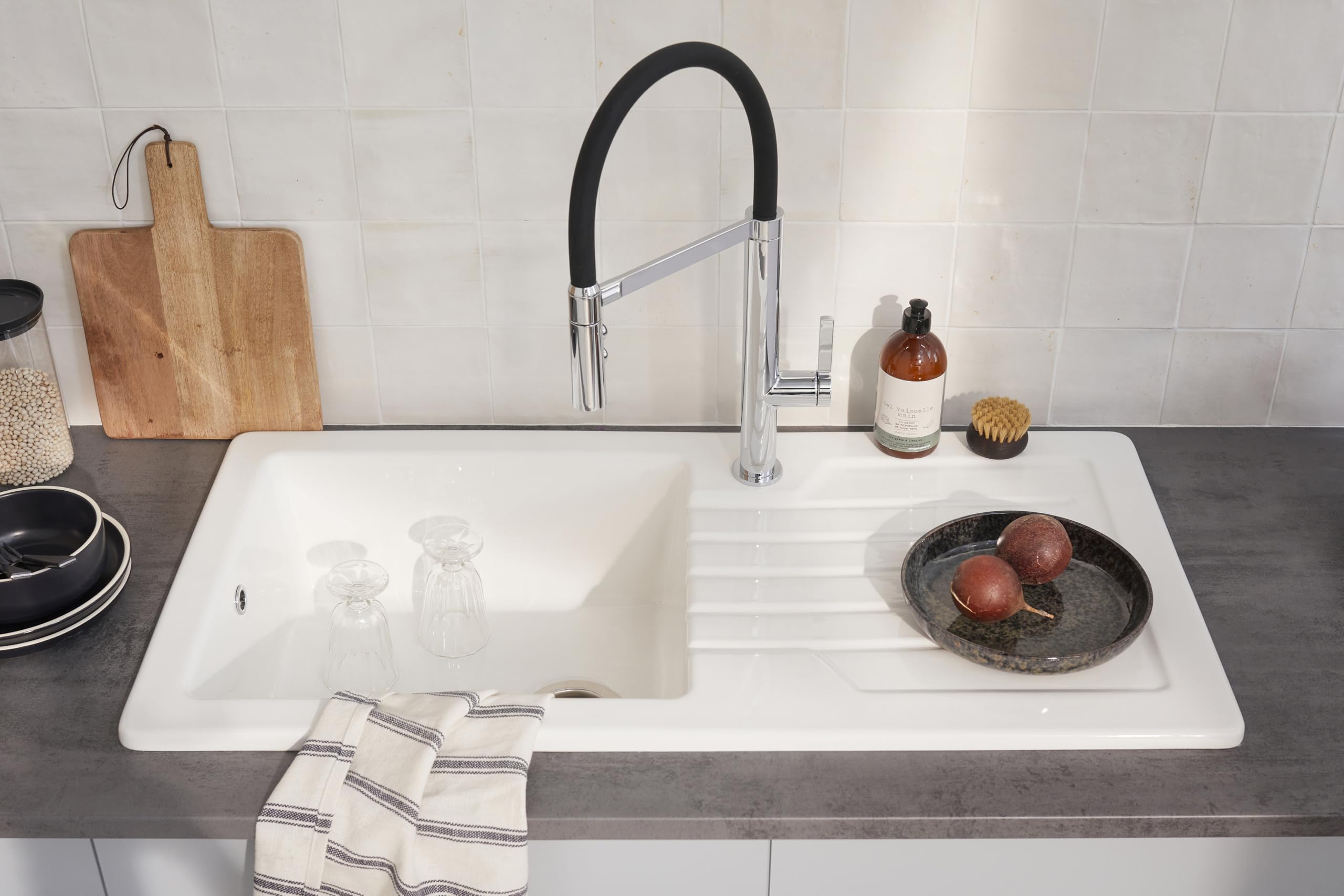 JACOB DELAFON Fregadero blanco cerámico cocina 1 seno con escurridor Duradero, higiénico, fácil limpieza y mantenimiento Reversible (grifo a izq o dcha) Medidas 100x50 cm Color Blanco GASPARD ESB02-00