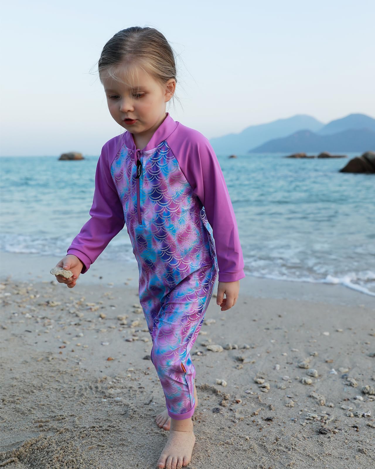 weVSwe Traje de baño de Manga Larga para bebé y niña, protección UV UPF 50+, con Gorro para el Sol para niños pequeños, 0-3 años