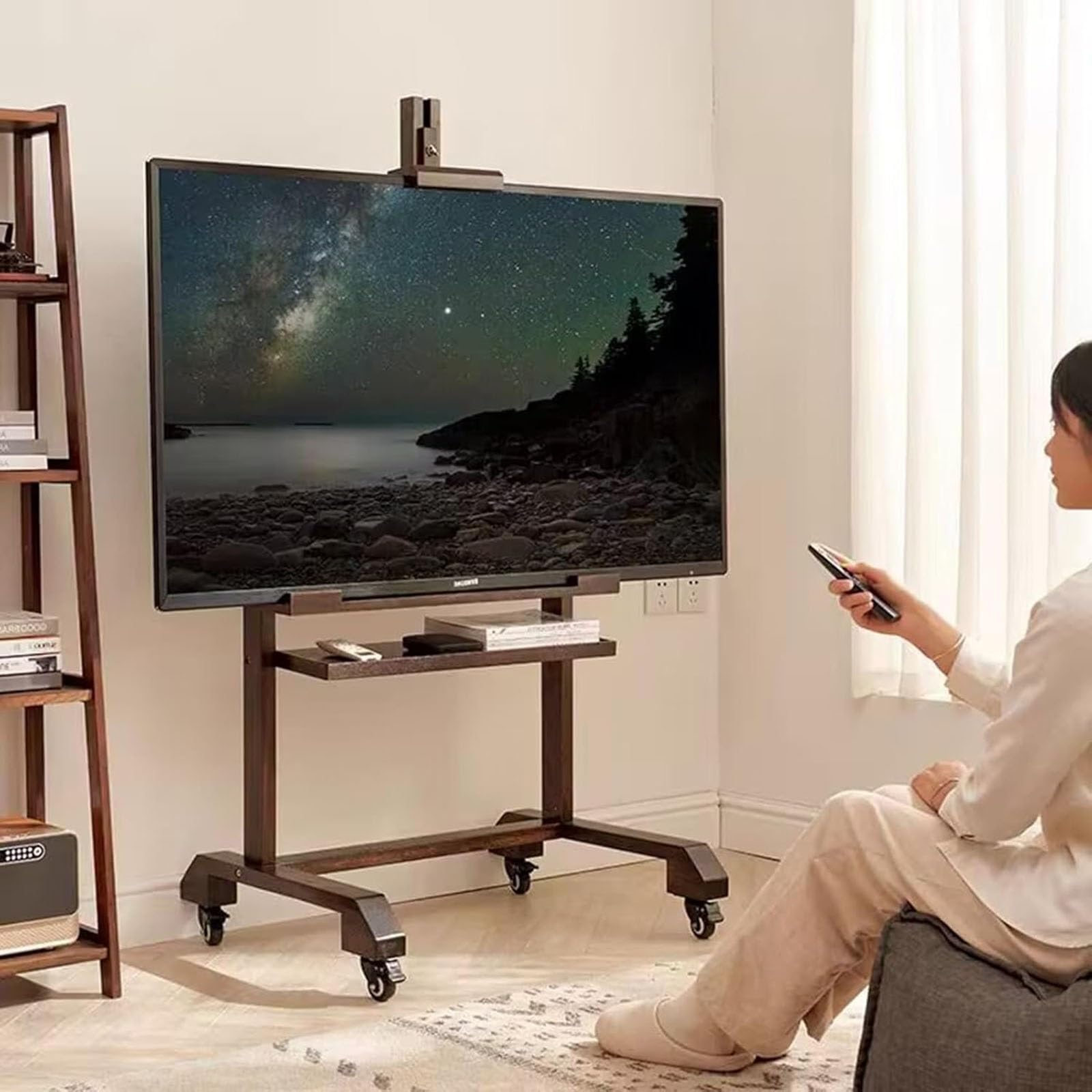 Support TV en bois réglable pour déplacer votre écran plat sans percer
