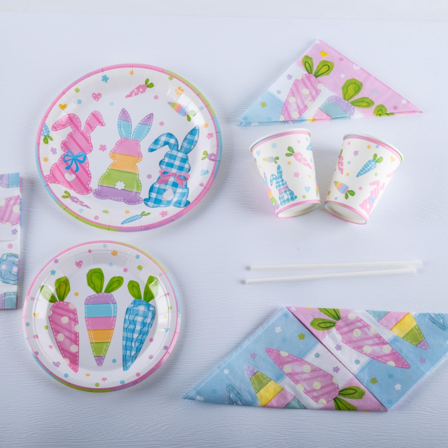 Set di Piatti, Tazze e Tovaglioli per 25 Ospiti, Stoviglie per Feste a Tema Coniglietto, Include Piatti di Carta (17,8 & 22,9 cm), Tazze, Tovaglioli, Cannucce, Ideale per Pasqua, Compleanno
