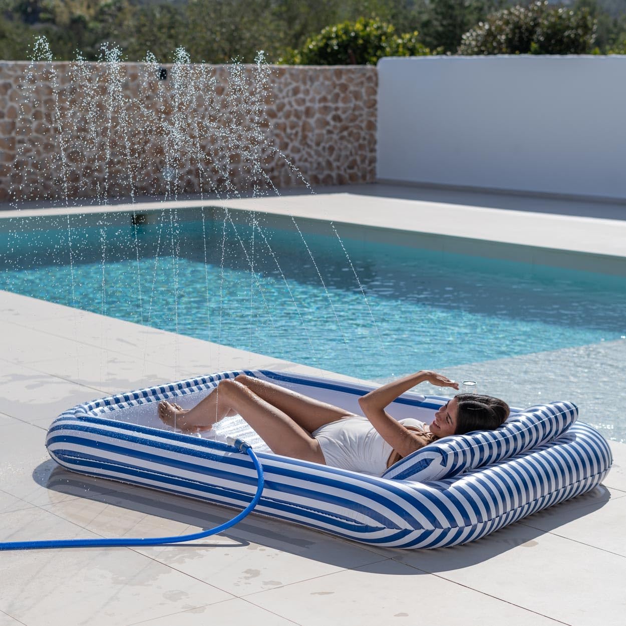 Flamingueo Materac plażowy Tanning Pool z Aspersore - duży rozmiar PCW, zdejmowana poduszka
