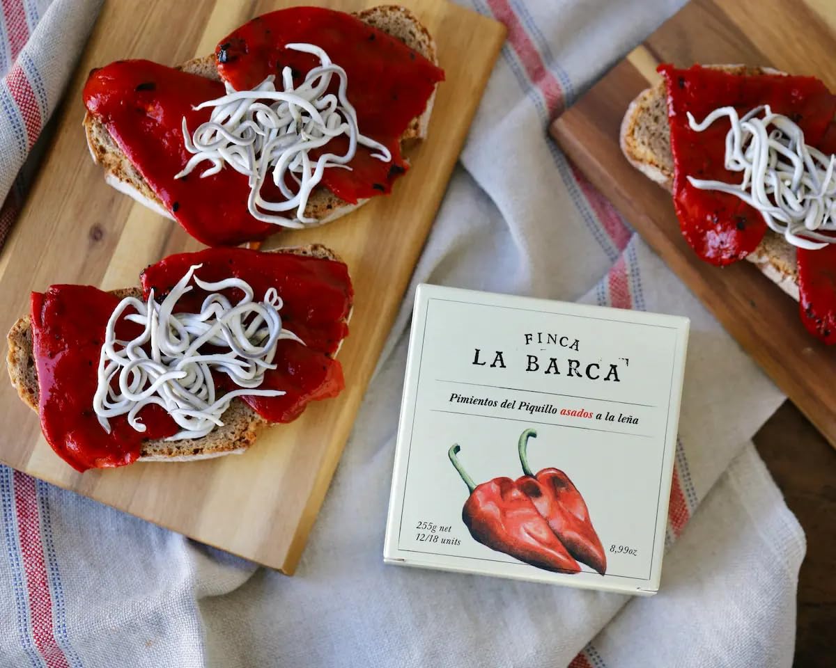 Finca La Barca Pimientos del Piquillo Asados a la Leña – Pelados a Mano – Tiernos y Enteros 12/18 – Sabor Ahumado Tradicional – Producto Gourmet 255 g