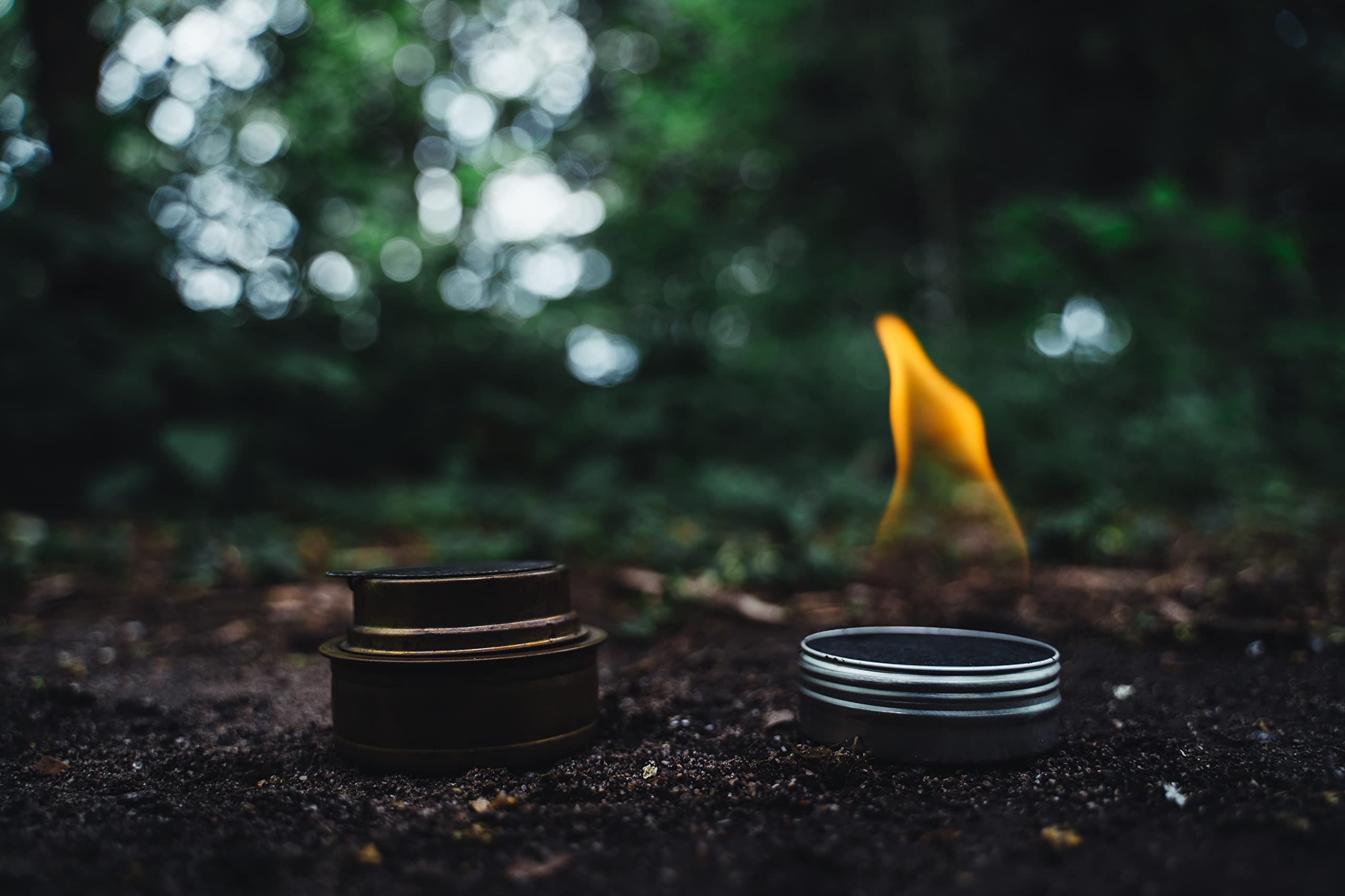 WiKa UltraLight: kuchenka spirytusowa z aluminium z filcem węglowym. Kuchenka na alkohol, do Twojego bushcraft, na kemping, wędrówki i aktywności na świeżym powietrzu. Po prostu szybka, wydajna i