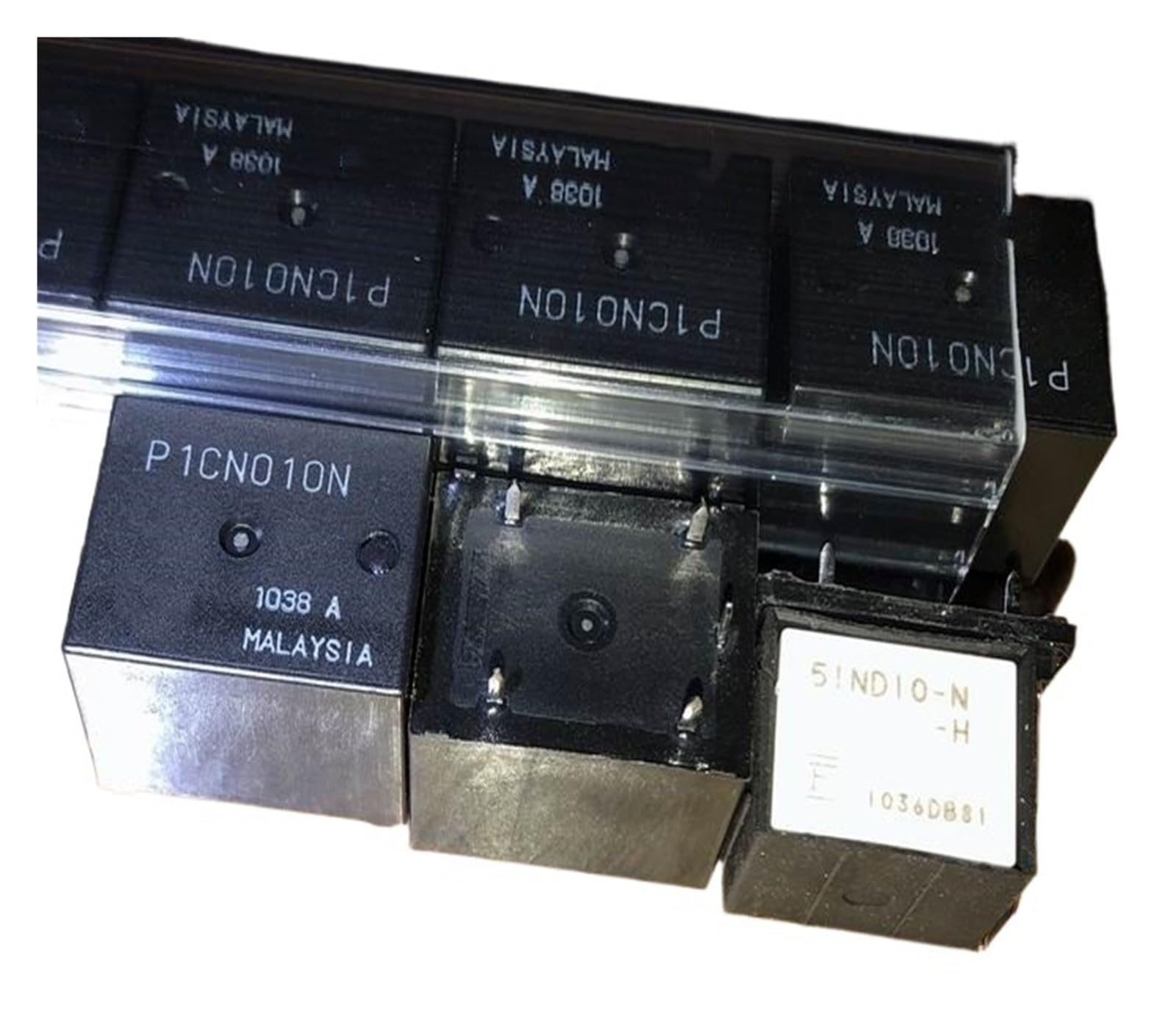Relais 5 Broches résistant NISZA P1CN010N contre pannes 10V