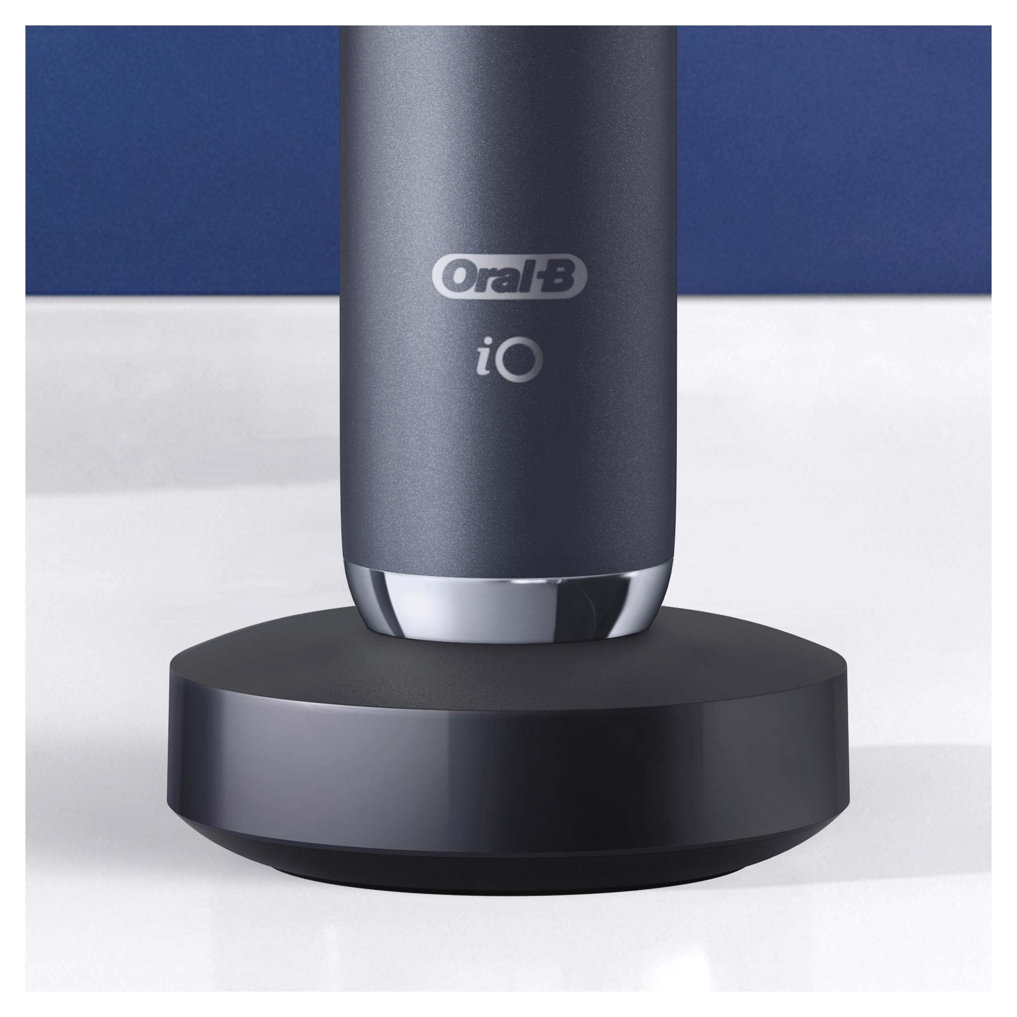 Oral-B iO 9 - Spazzolino elettrico con tecnologia magnetica, microvibrazioni, 7 programmi di pulizia e display a colori, custodia da viaggio, nero onice