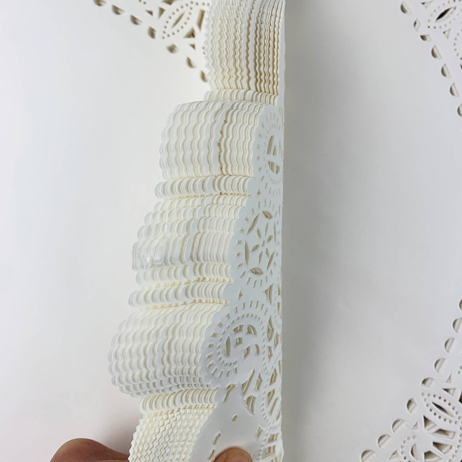 Worlds 50pc White Round Paper Doilies White Greaseproof Lace Paper Doilies 16" Inch