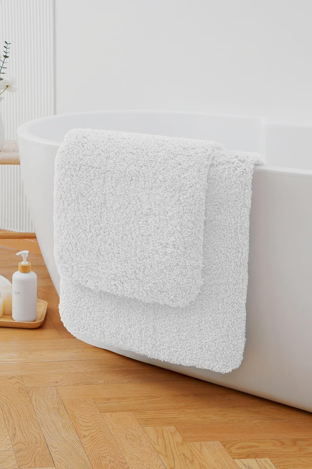 Pure White Fluffy Extra Thick Soft Bath Mat 20x32, Non Slip Bathroom Rug for Tub and Shower, Plush Absorbent Floor Mat, Machine Washable Shaggy Rug for Cozy Home Bathroom Décor