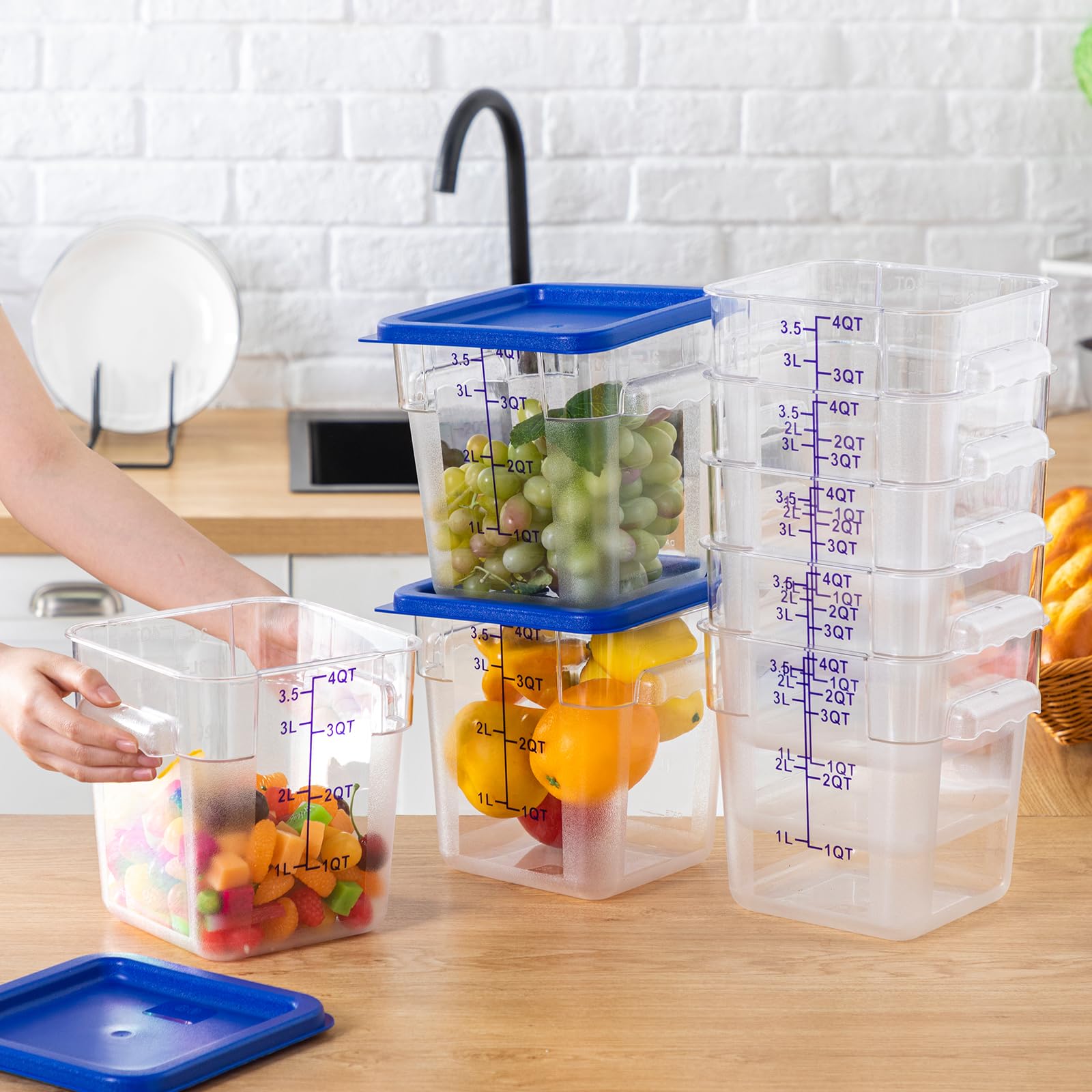 Lallisa Paquete de 8 recipientes de almacenamiento de alimentos comerciales transparentes de 4 cuartos con tapas y asas, recipientes cuadrados para restaurante con tapas, contenedor de almacenamiento