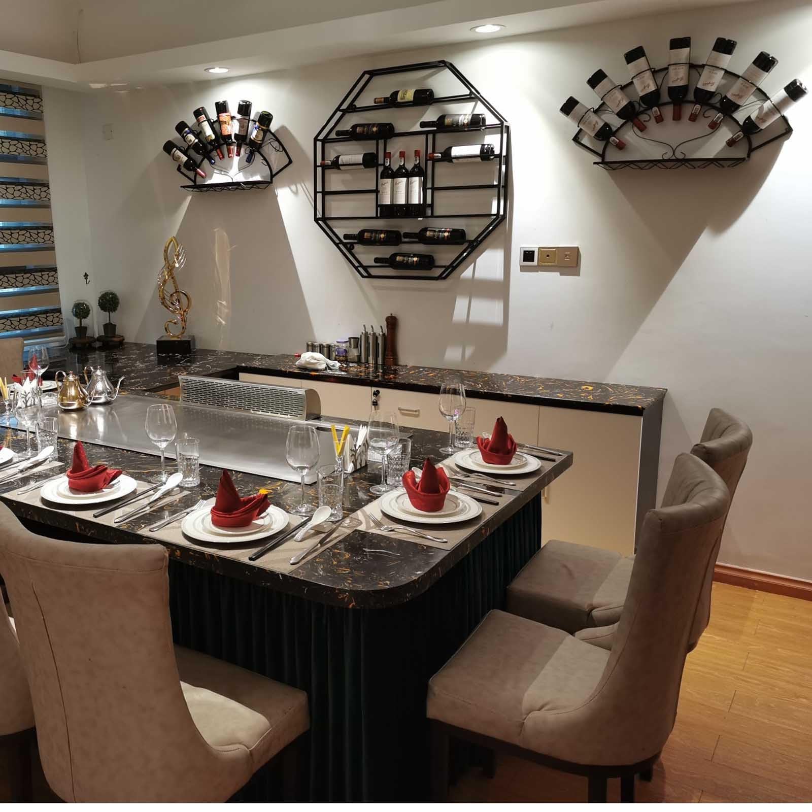 Élégant casier à vin mural blanc – Étagère de bar et porte-bouteille pour la maison, la cuisine et la salle à manger – Présentoir élégant pour les amateurs de vin
