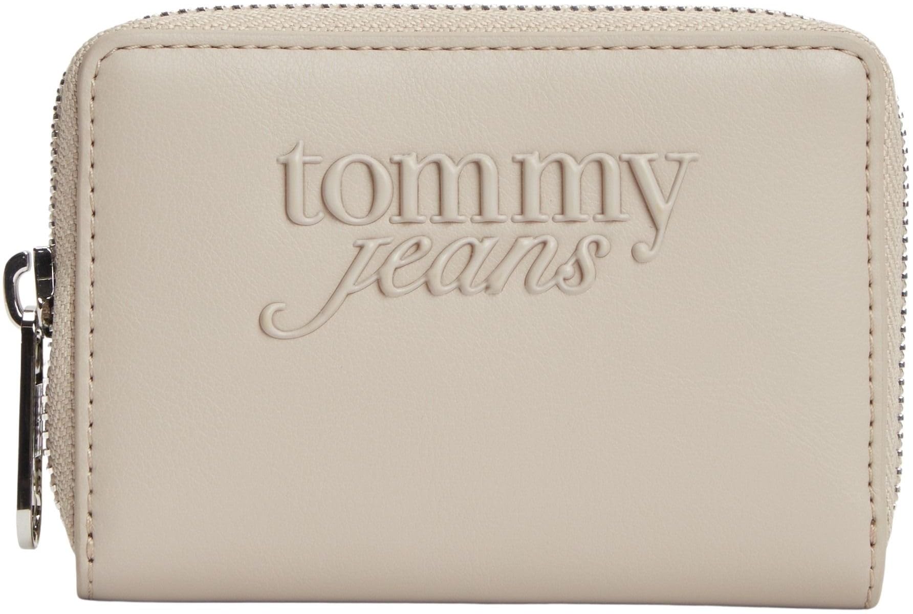 Mode von Calvin Klein & Tommy Hilfiger