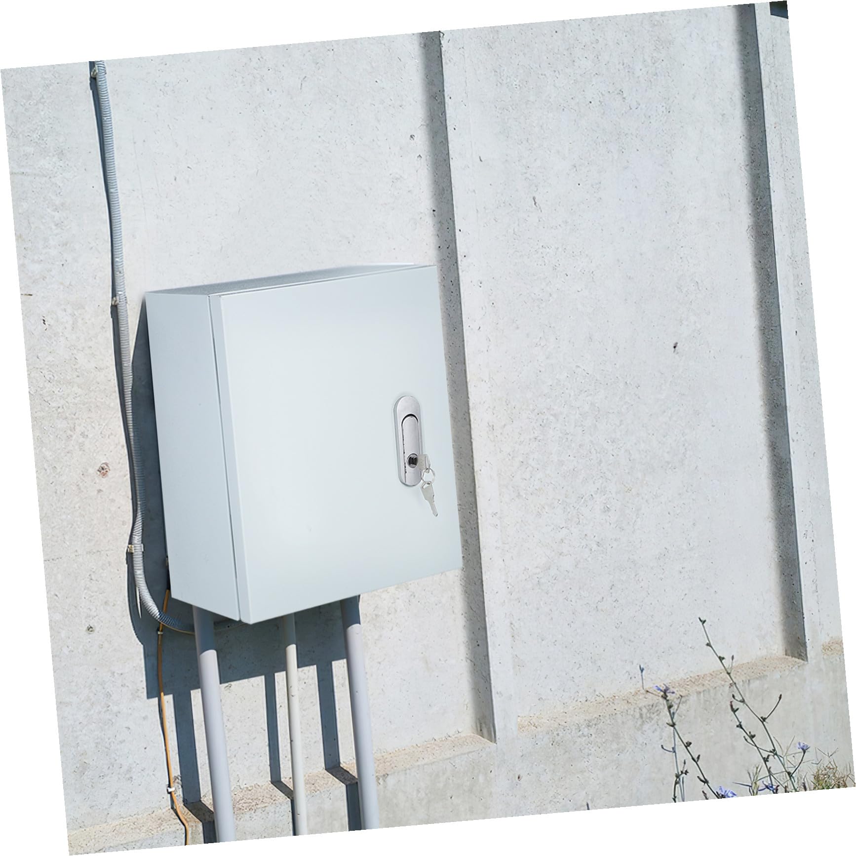Elektroverteilerkasten mit Verstärktem Gehäuse aus Edelstahl und Langem Schloss Weiß für Leistungsstarke Geräte und Elektrische Komponenten im Außenbereich