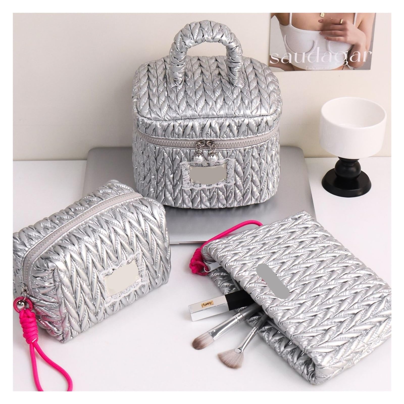 Beauty Case Trapuntato Borsa cosmetica in pelle PU trapuntata argento | Organizer for trucchi da viaggio di grande capacità(17x10cmx11cm)