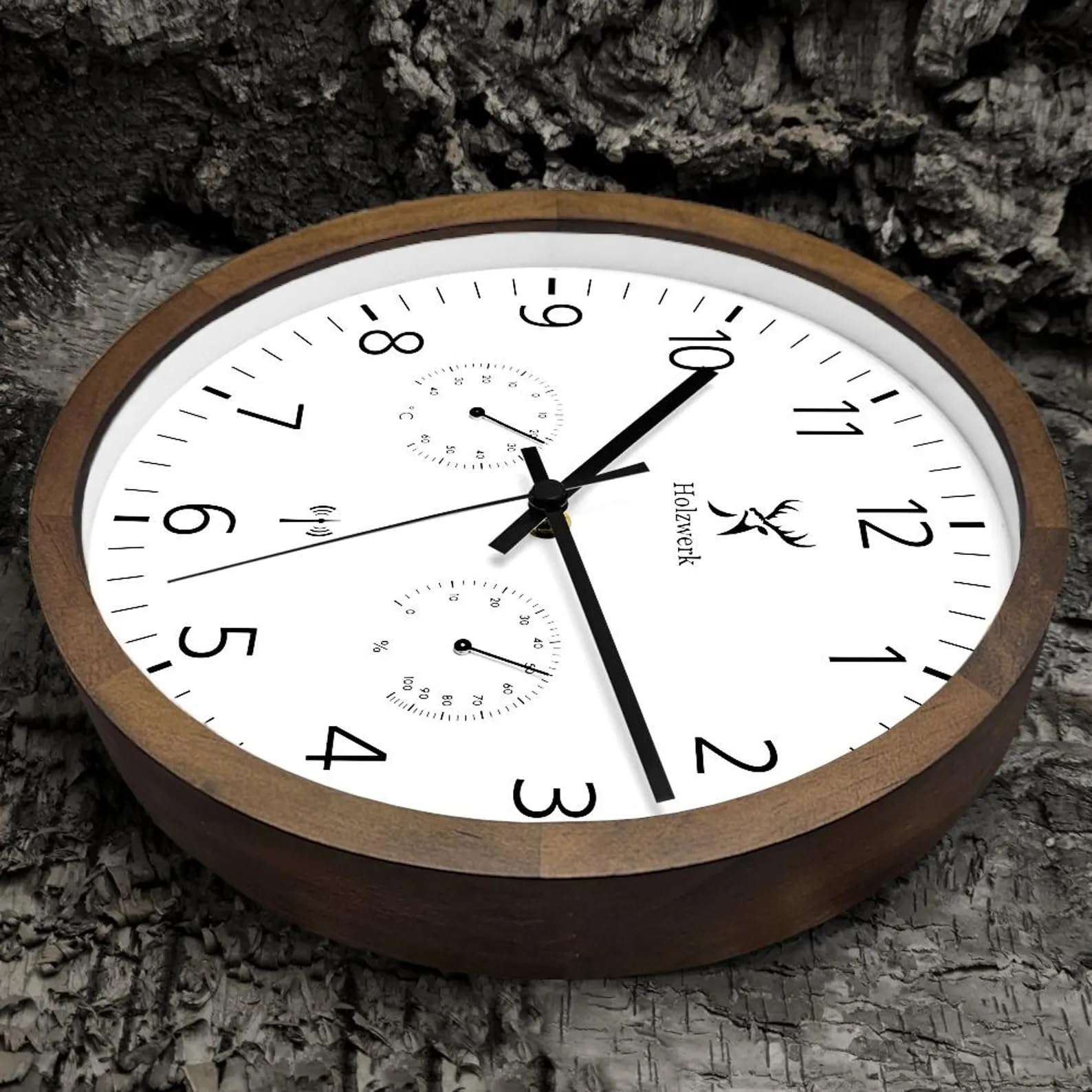 Holzwerk WEGBERG - Orologio da parete radiocomandato con indicatore di temperatura e igrometro Umidità, termometro, orologio in legno, movimento silenzioso, senza ticchettio, marrone, bianco, in legno