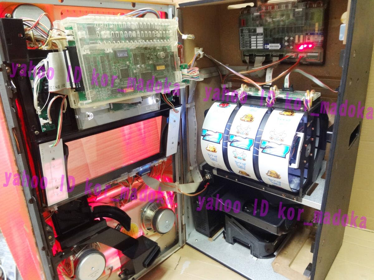 パチスロ 実機 希少レア！ カリビアンクイーン 不要機付 パチスロ 実機 希少レア！ カリビアンクイーン コイン不要機付