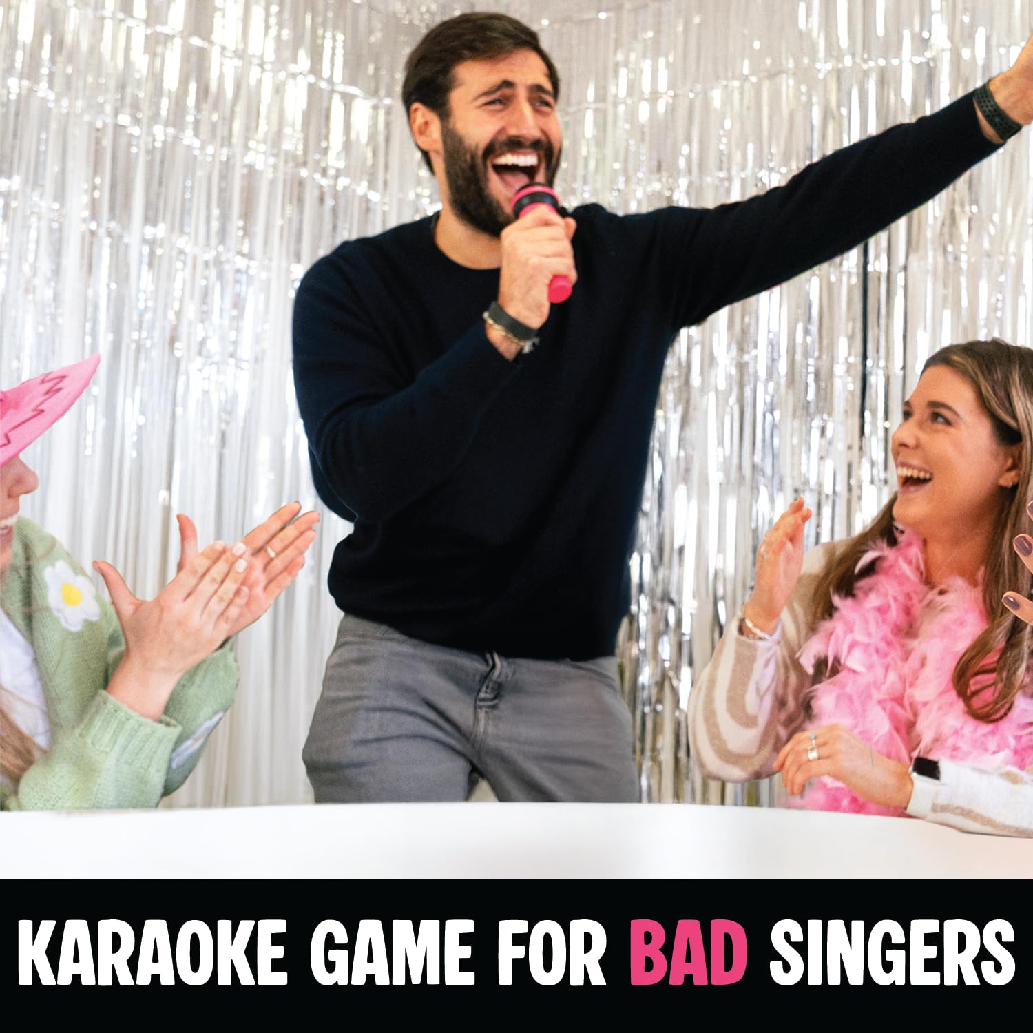 Lucky Egg Spannendes „Grab The Mic“ – Das Karaoke-Spiel für die ganze Familie ab 8 Jahren, 2–10 Spieler – Brettspiel für schlechte Sänger – 250 Songtextkarten für einen lustigen und witzigen Spieleabe