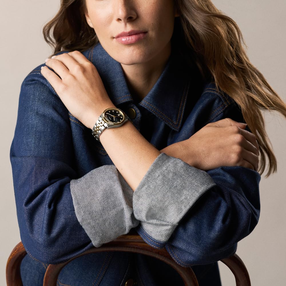 Fossil Scarlette Uhr für Damen, 34-mm Quarz-Dreizeiger-Datum-Uhrwerk mit Edelstahlarmband