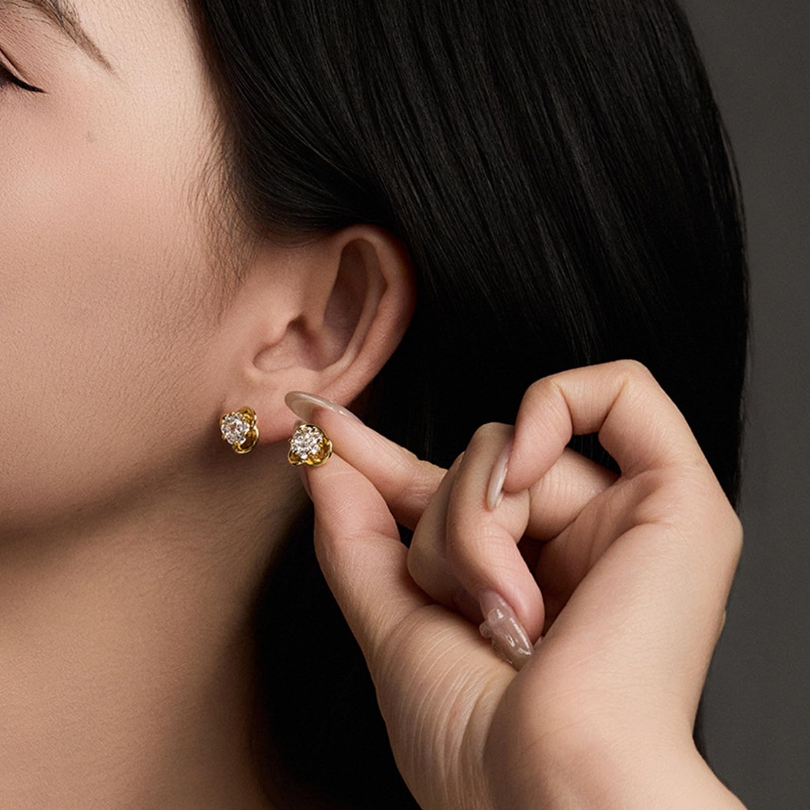 Pendientes de trébol para mujer con moissanite