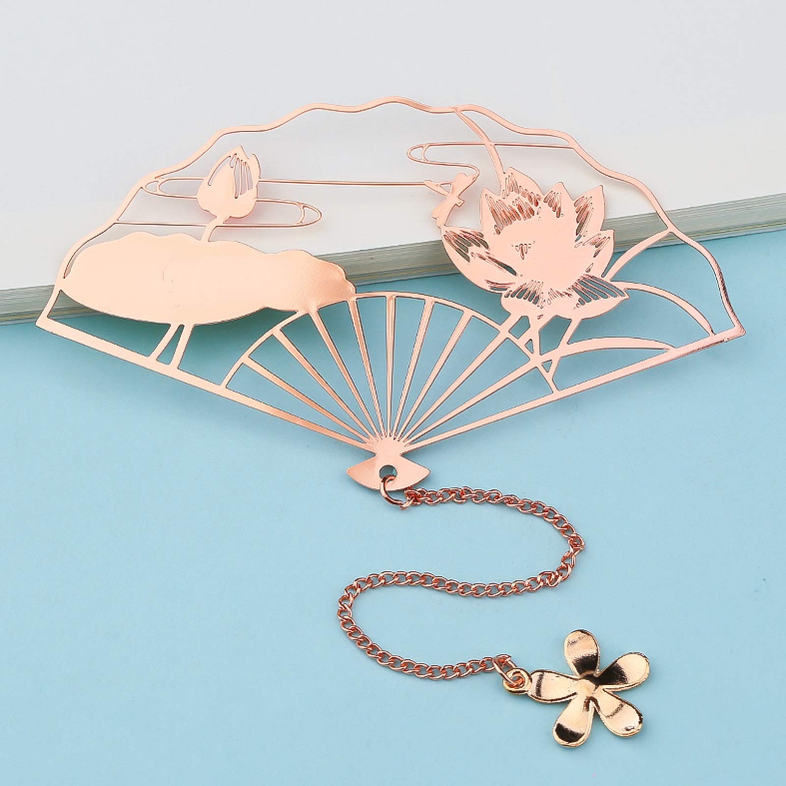 Signet Bookmarks culturels et créatifs en métal Exquisite Hollow Bookmark Page Bookmarker Un Cadeau Unique for Adultes et Enfants □ Tassel + Pendentif □ Signets