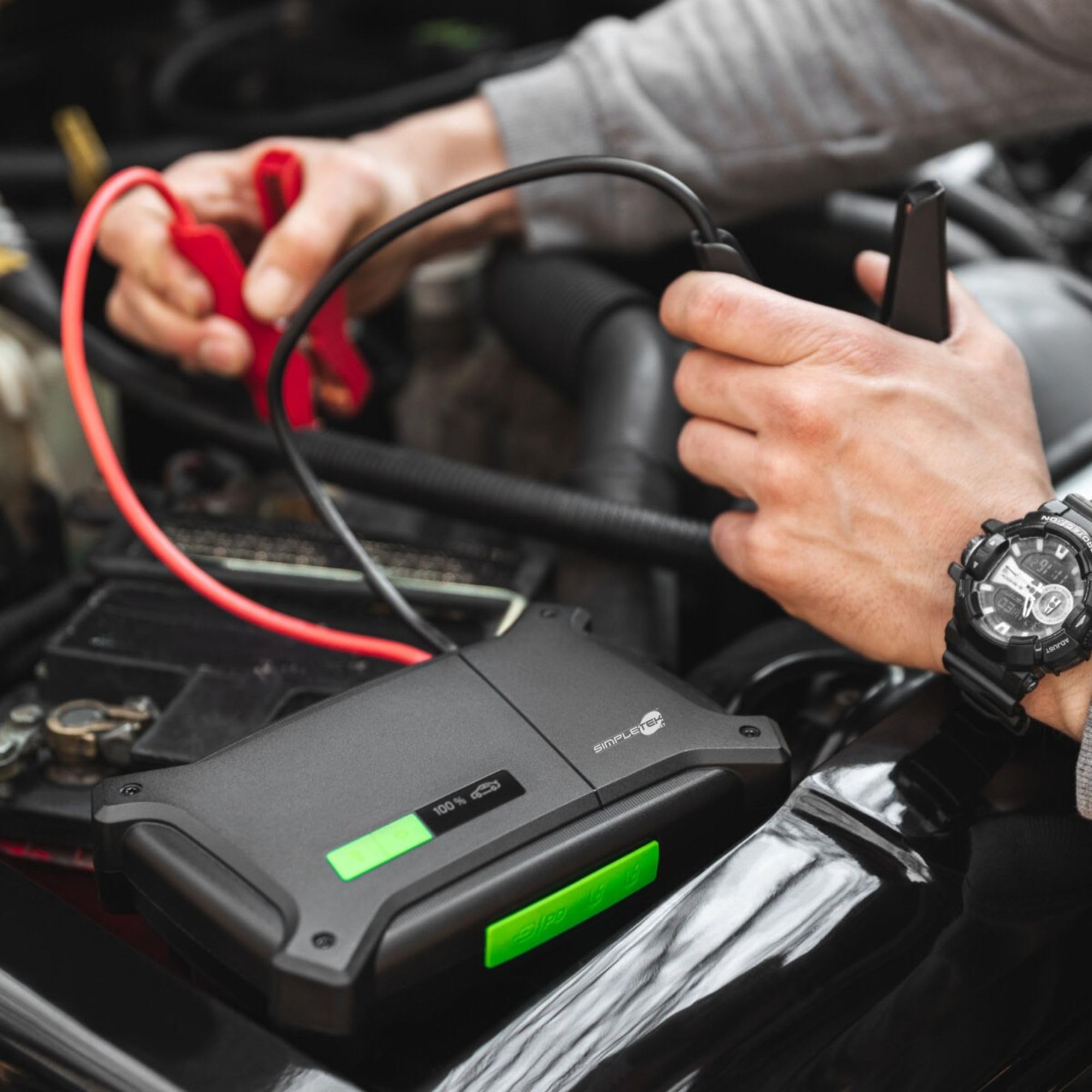 SIMPLETEK - Jump Starter 2000 A 16000 mAh – Arrancador de emergencia portátil | Motores de gasolina de hasta 8 l y motores diésel de hasta 6 l | Cables incluidos