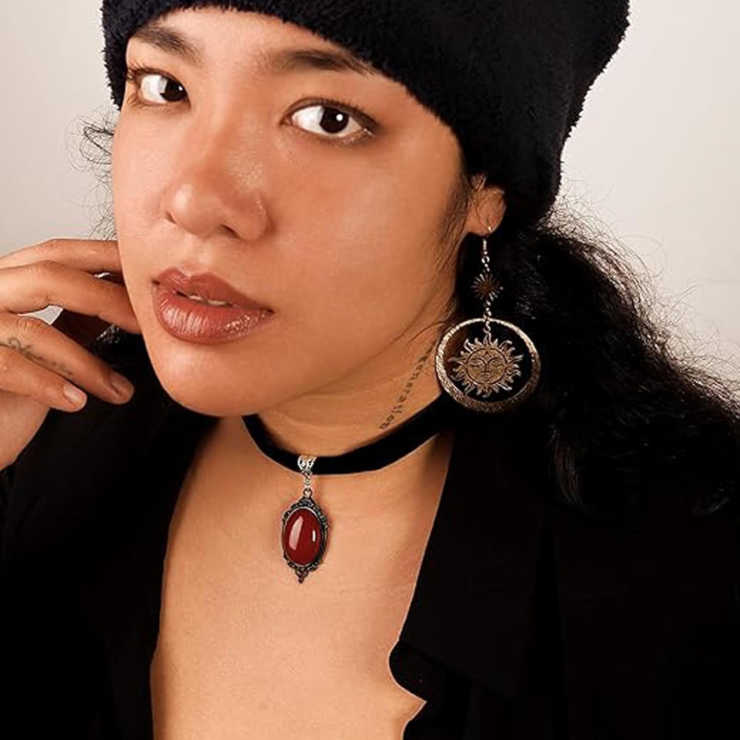 Choker Necklace for Women Vampire Necklace Gothic Necklaces for Women Vintage Victorian Black Velvet Glass Choker Halloween Necklaces Gothic Jewelry Accessories Womens Halloween Costumes 2025 - Image 4