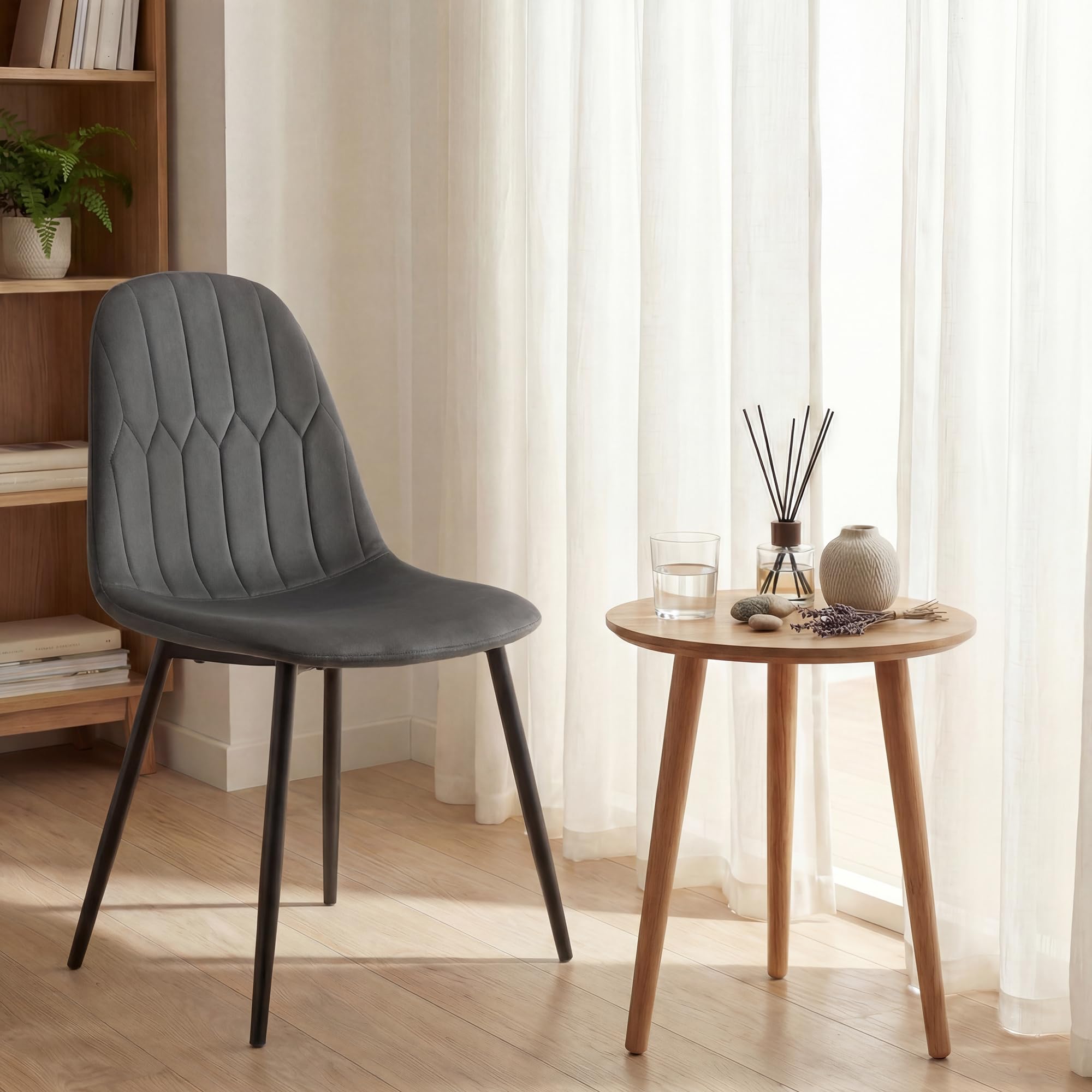 YOUDENOVA Lot de 4 Chaises de Salle à Manger en Velours, Gris Foncé | Chaises de cuisine rembourrées avec dossier ergonomique, pieds en métal, charge maximale de 130 kg