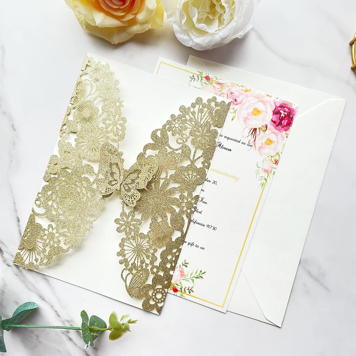 Hosmsua 5.12 x 7.3'' 50PCS Champagne Laser Cut Flora Wedding Invitation Cards with Butterfly and Envelopes for Quinceañera Bridal Shower Wedding Invite (Champagne Glitter) light gold