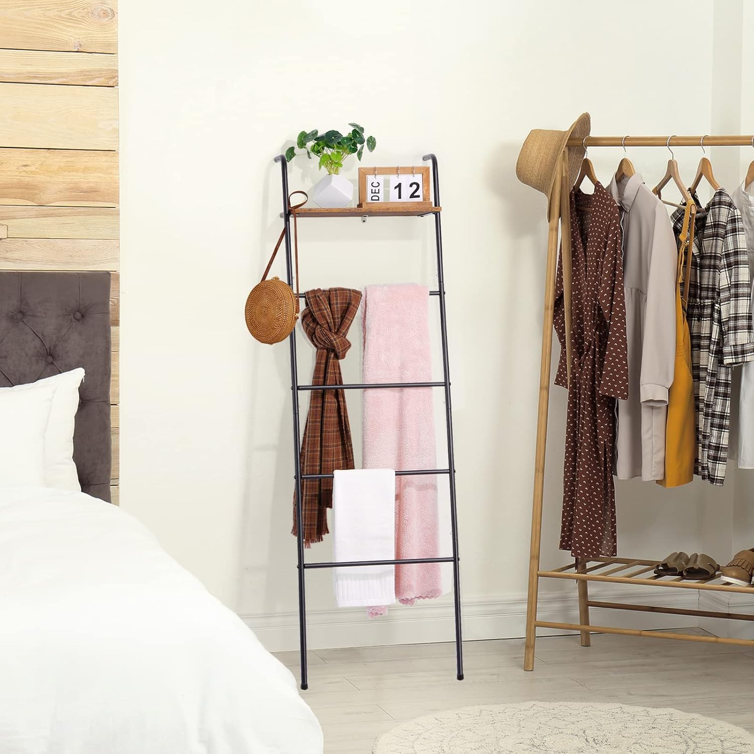 Blanket Ladder 5 Layer Wall-Leaning Blanket Rack with Shelf Decorative Blanket Ladder Shelf Metal Leaning Towel Ladder Rack for Blankets or Quilts for Living Room Bathroom Rustic Black