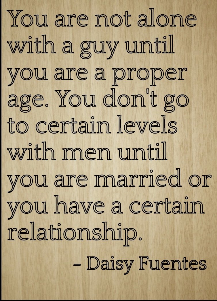 Mundus SouvenirsYou are not alone with a guy until you. quote by Daisy Fuentes, laser engraved on wooden plaque - Size: 20cm x 25cm