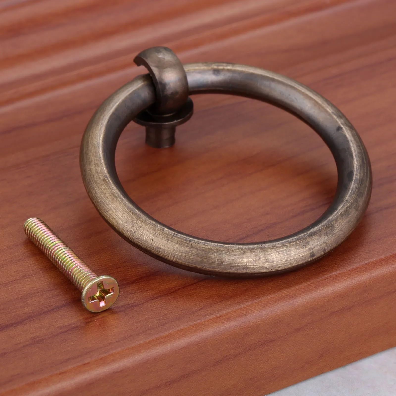 Manija de latón para cajón de 50mm con diseño de tirador de anillo en bronce
