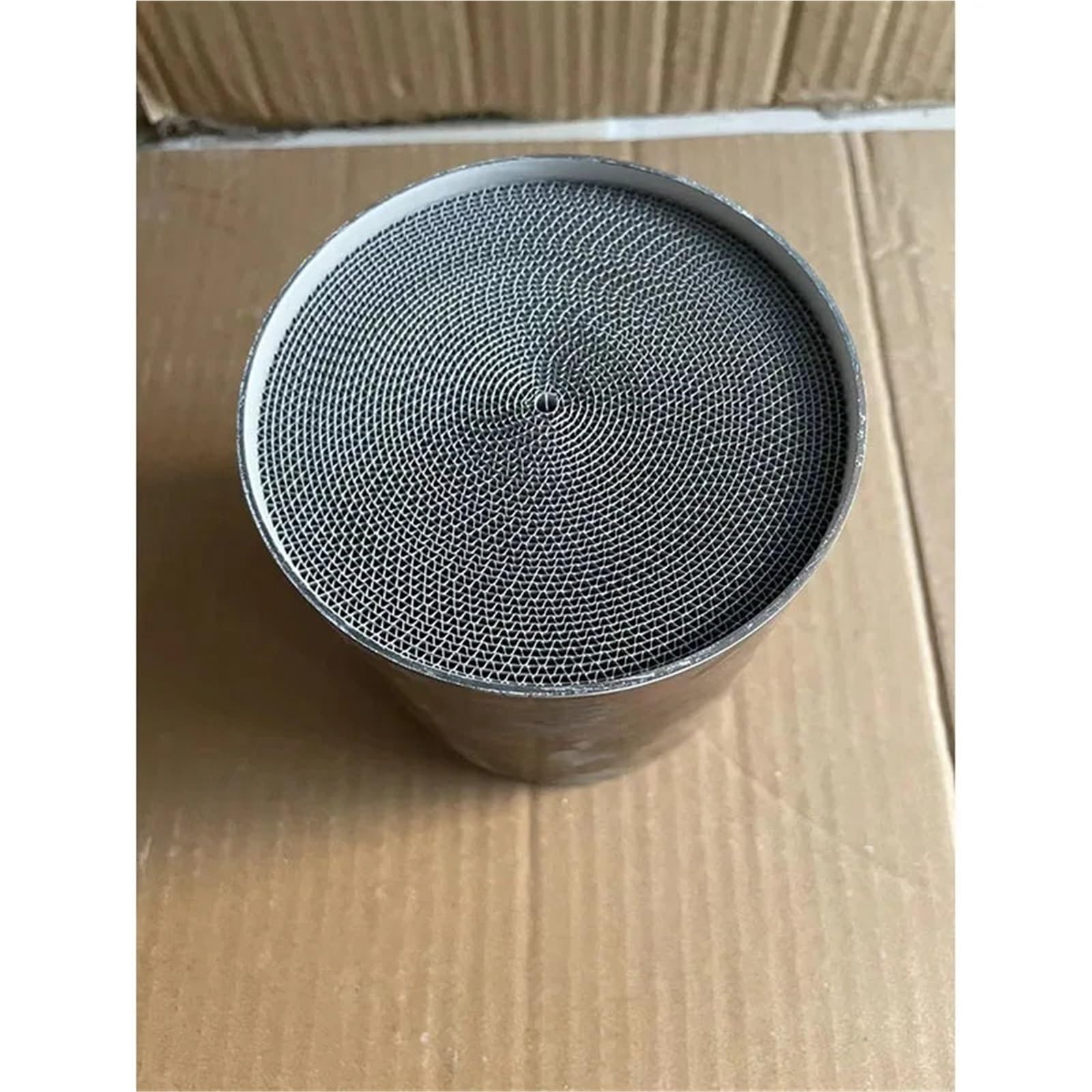 3,93 cala Trójdrożny katalizator samochodowy 100 * 100MM Euro 4 Uniwersalny metalowy rdzeń nośny 600Cpsi Katalizator filtr