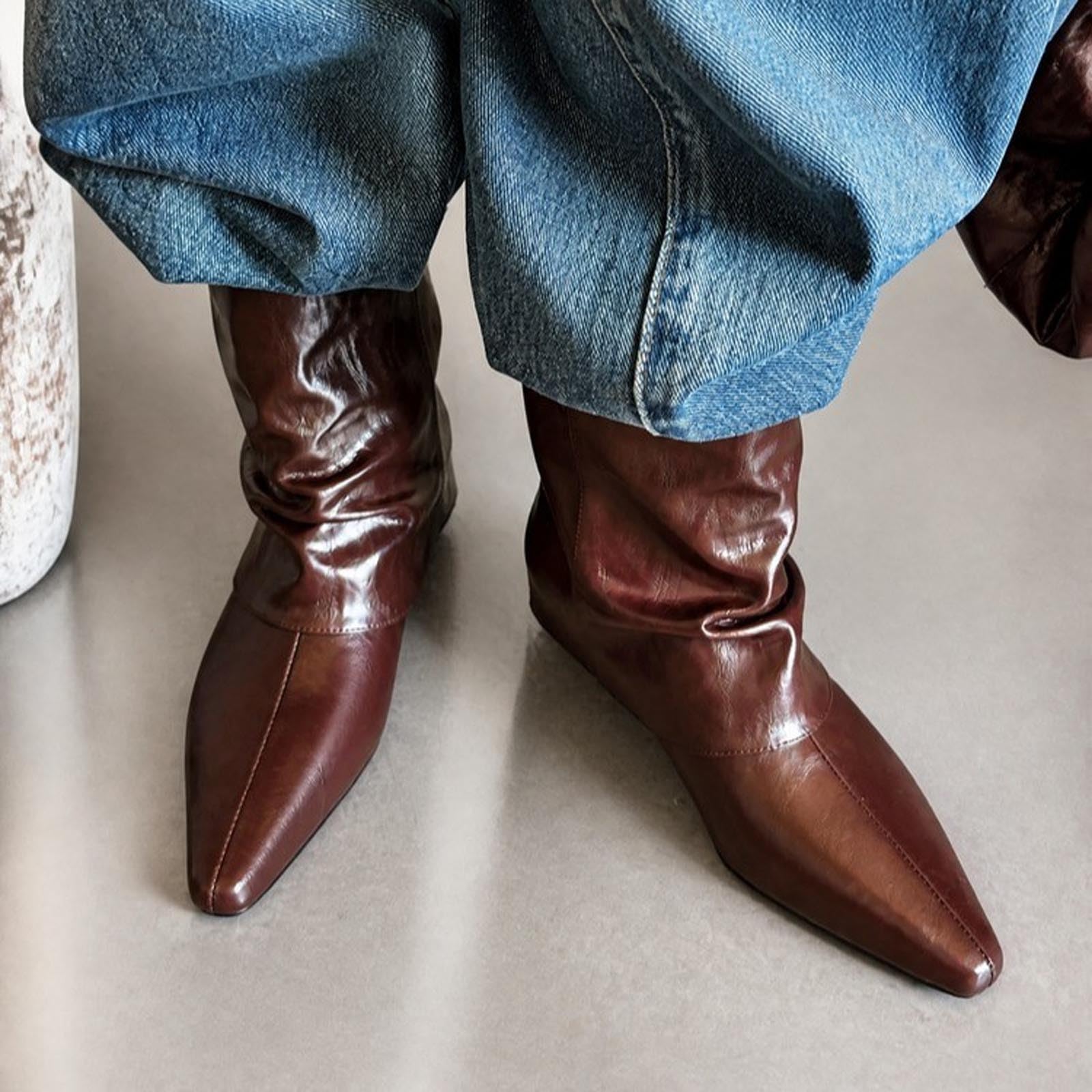 Stivali a metà Polpaccio con Tomaia Classica, Punta Affusolata, Tacco Basso, Stivaletto Slip-on.