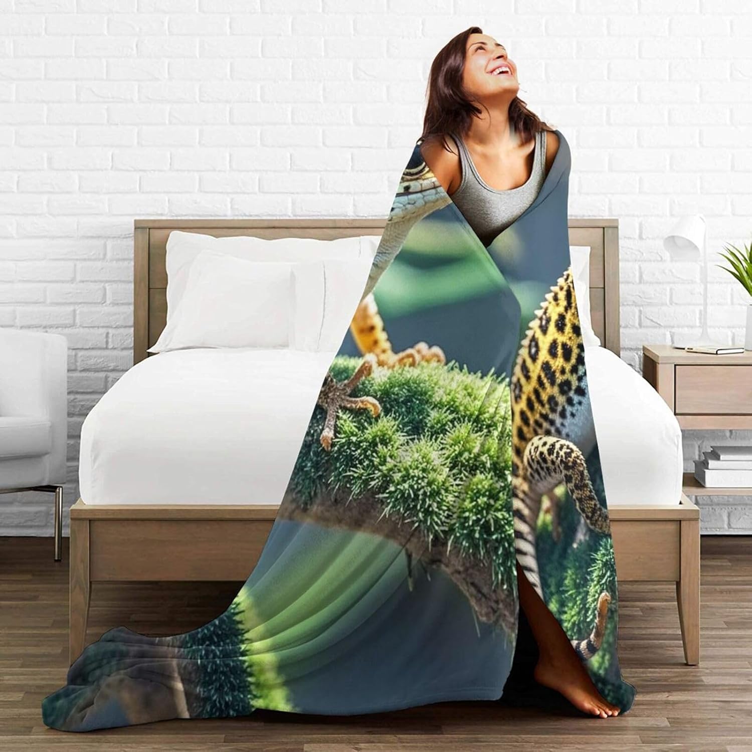 Throw Blanket Soft Cozy Bed Blanket 60"x50" Reversible Plush Blanket Leopard Little Gecko Flannel Blankets Warm Cozy Throws for Sofa Lightweight Blankets for Couch Bed