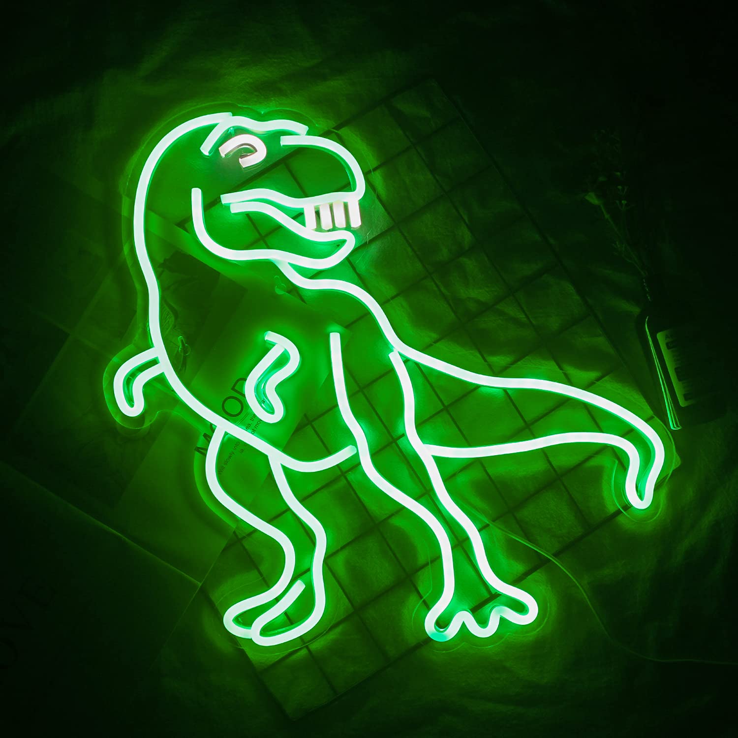 ネオンサイン　トリケラトプス　LED ライト　恐竜　おしゃれ　かっこいい　可愛い Amazon.co.jp: スケートボード恐竜ネオンサイン USB電源 部屋の