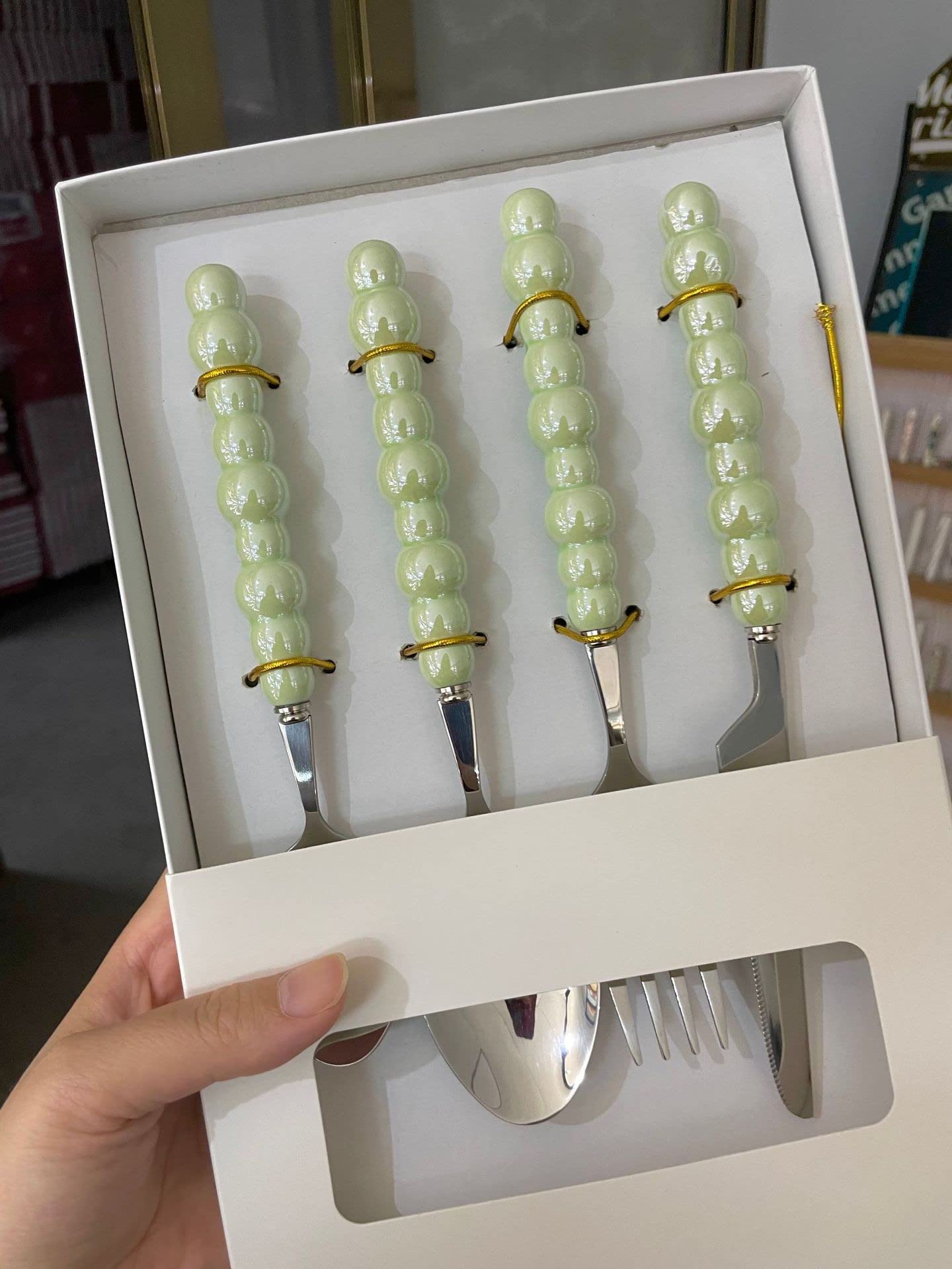High-end Luxury Stainless Steel Ceramic Pearl Handle Steak Knife Fork Spoon Dessert Spoon Tableware Set Cutlery Set Flatware Set (4pcs Green with Gift Box)