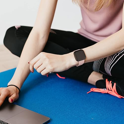Vista 44 de Paquete de 3 correas de silicona suave compatibles para Fitbit Versa 2/Fitbit Versa/Fitbit Versa Lite, correas deportivas ajustables para mujeres