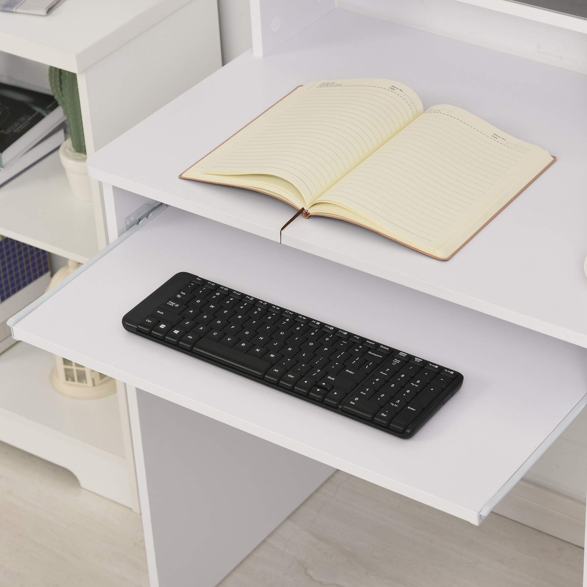 HOMCOM Scrivania per Computer Compatta, Scrivania PC Fisso in Legno Bianco con Ripiano Tastiera Estraibile e Mensole 104x48x95.5cm