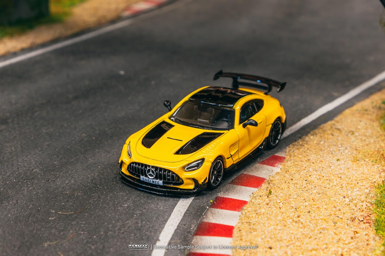 Amazon | TARMACWORKS 1/64 Mercedes-Benz AMG GT Black Series
