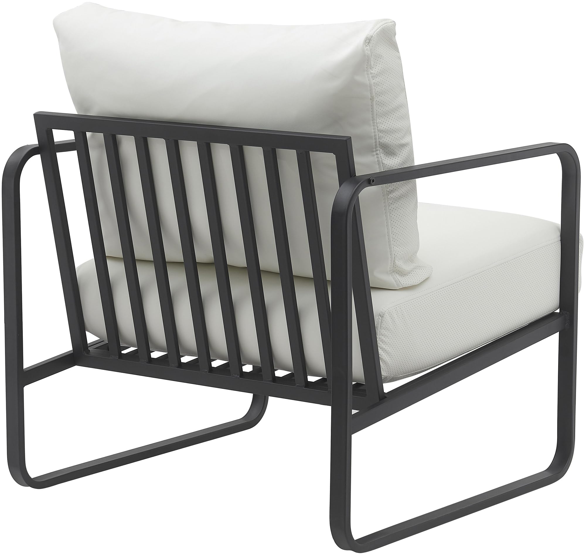 CLP Lounger Manea I Poltrona relax in ecopelle o tessuto I Con robusta struttura in metallo I Poltrona club imbottita, Colore:bianco, Materiale:Ecopelle