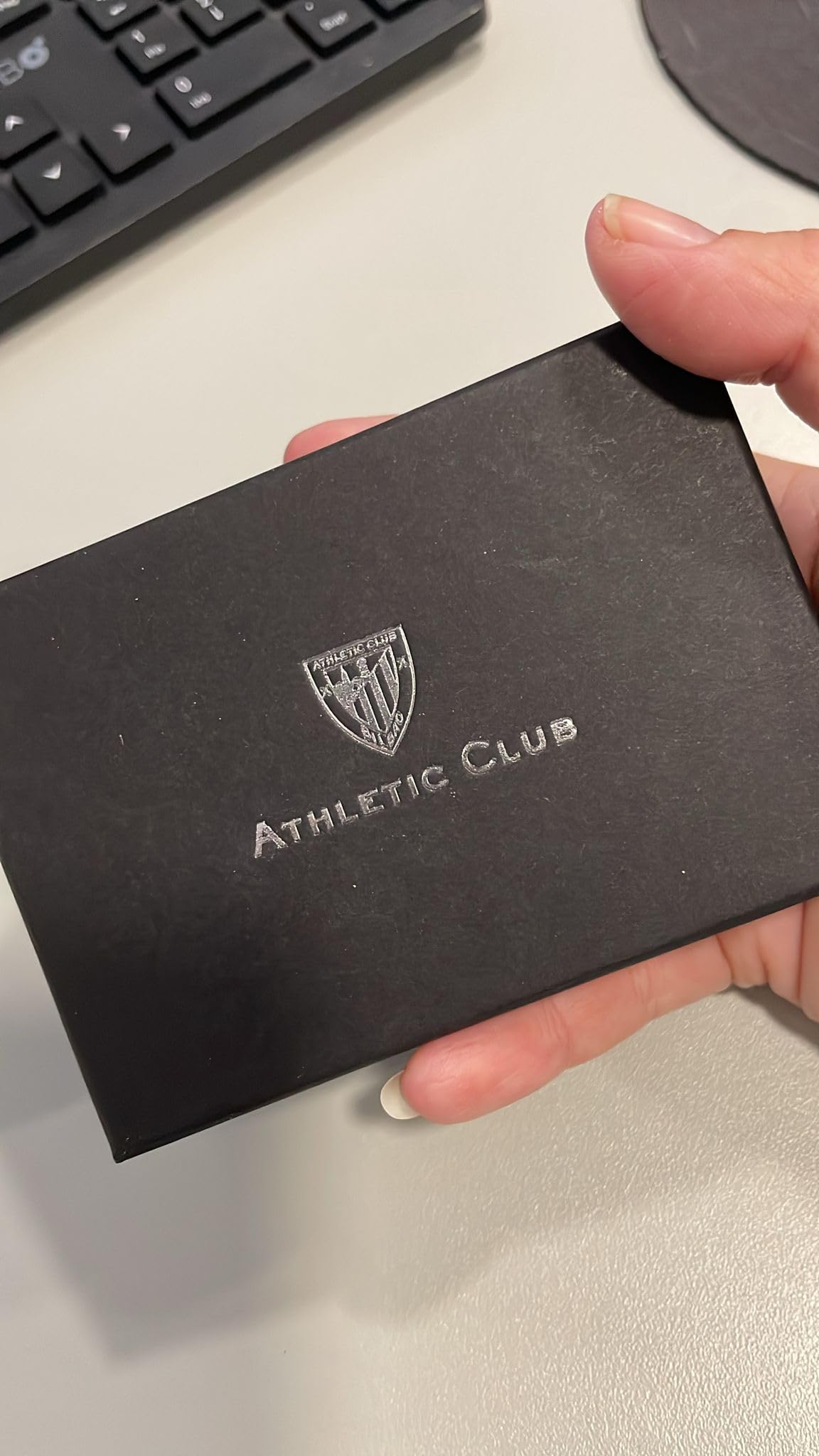 Athletic Club Tarjetero Automático de Cuero con Billetera. Producto Oficial