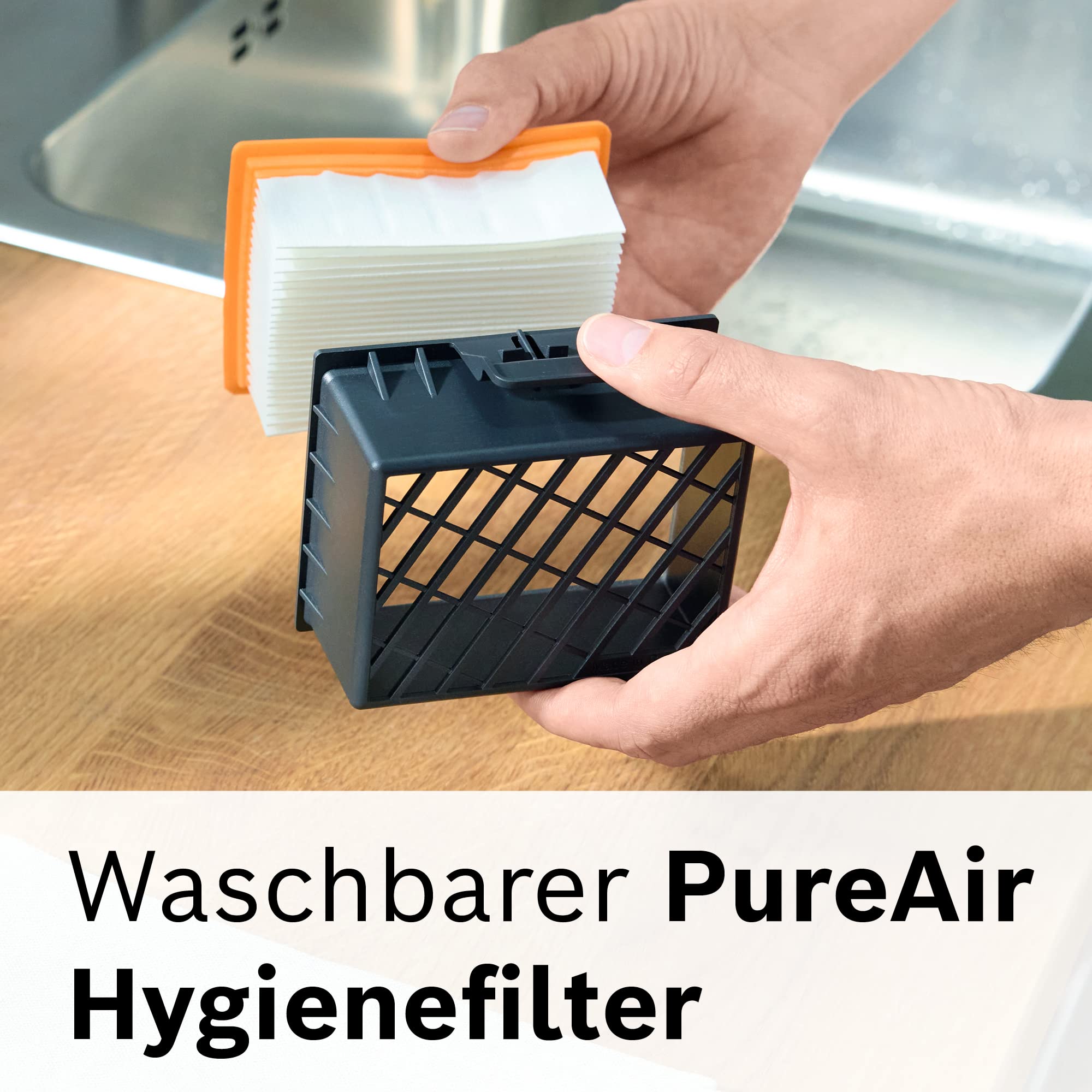 Bosch Staubsauger mit Beutel Serie 4 BGD38BU2, nachhaltig, Hygiene-Filter, 10 Jahre Motorgarantie, Zubehör-Clip, Polsterdüse, Fugendüse, hohe Saugkraft, Made in Germany, 600 W, blau