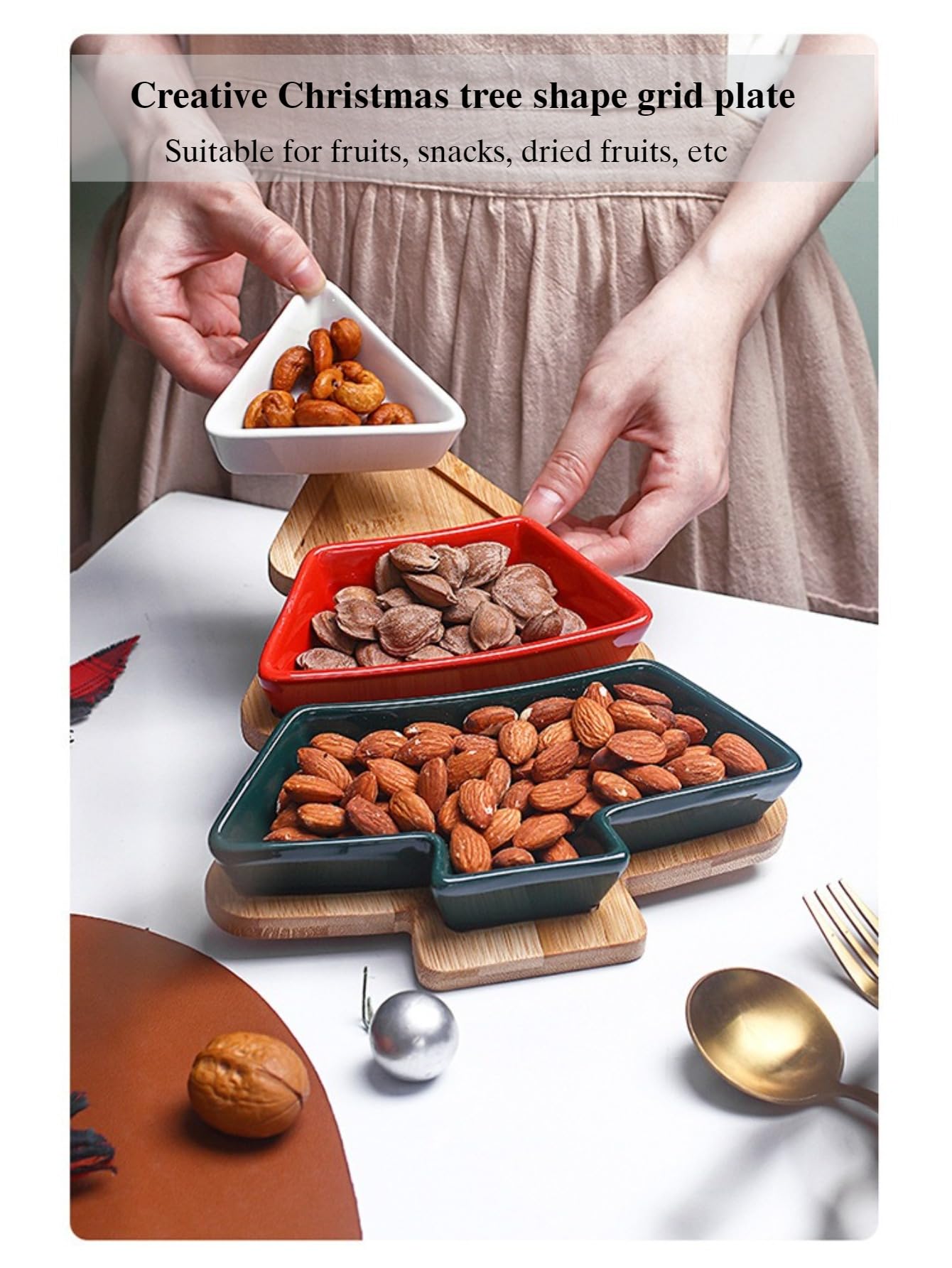 Nordic - Juego de bandejas de cerámica con forma de árbol de Navidad, plato de aperitivos de 3 compartimentos con base de bambú, verde, rojo y blanco, decoración festiva para el hogar