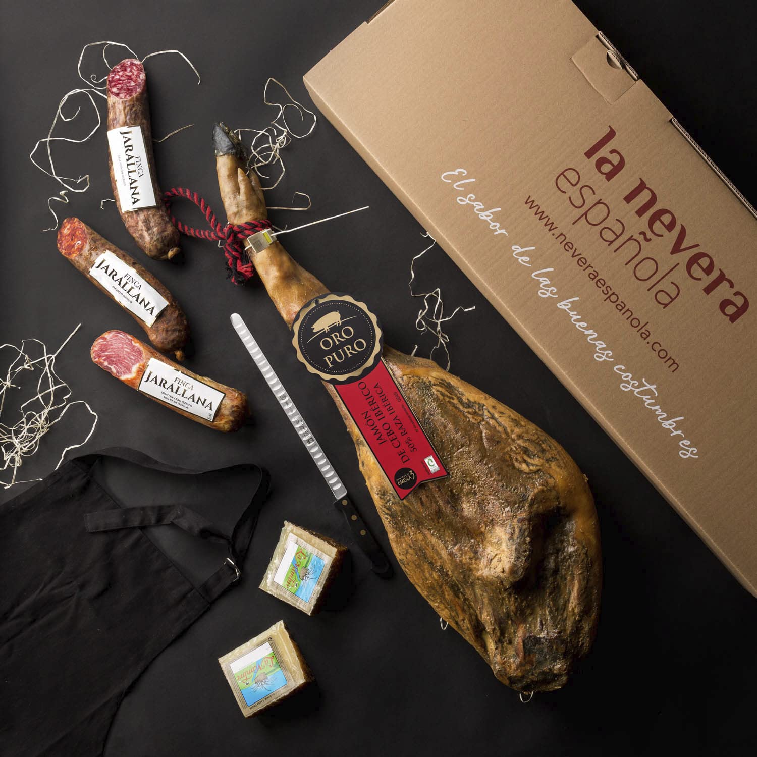 La Nevera Española - Lote Ibérico de Jamón Oro Puro, Chorizo, Lomo, Salchichón y 2 Cuñas de Queso de Oveja - Productos Nacionales - Delantal de Regalo