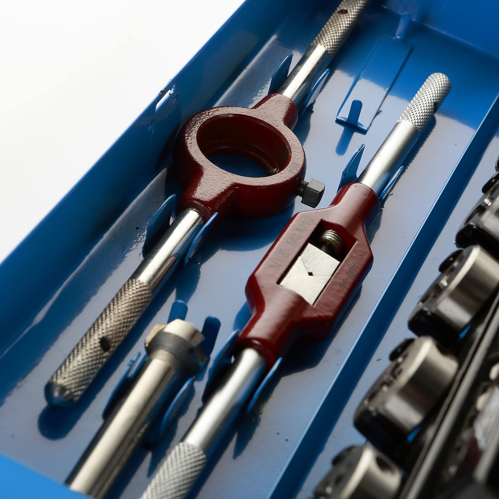 ALYCO 121350 Schrauben- und Lagersatz im Metallkoffer (31-teilig)