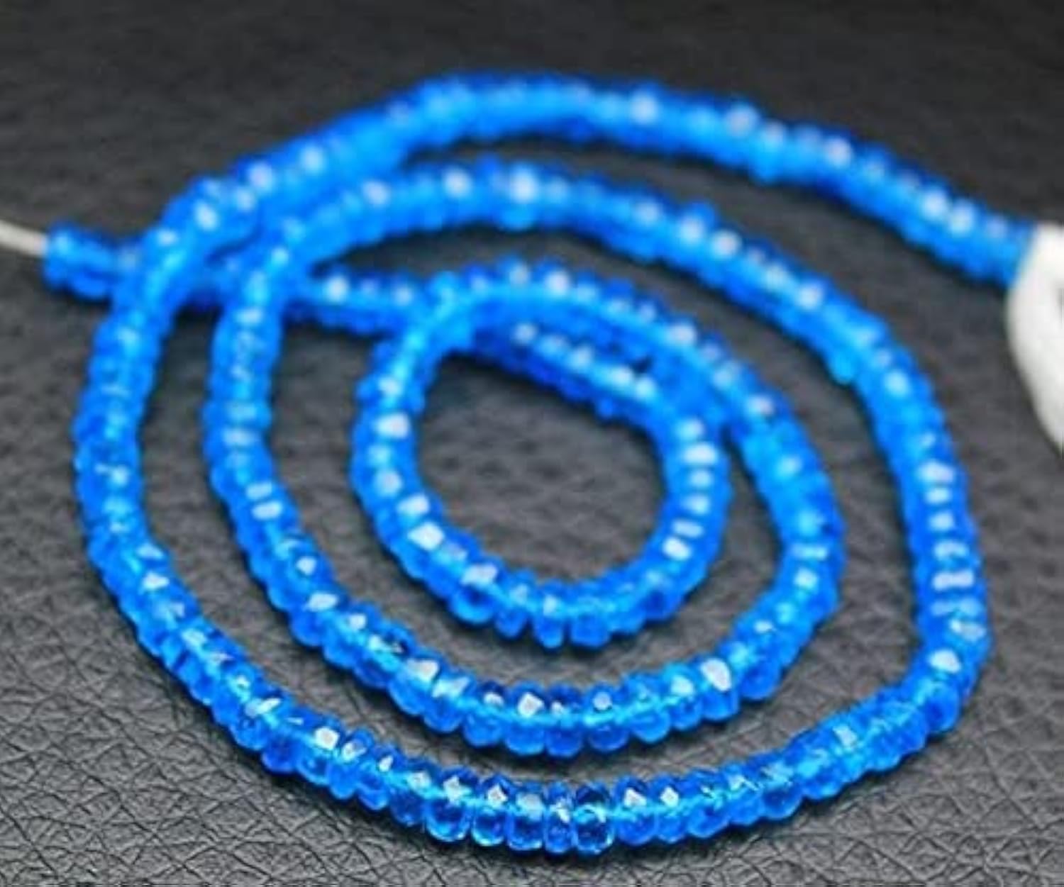 Perles apatite bleue 3mm de qualité supérieure pour créer un cadeau personnalisé
