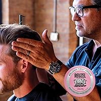 Vista 14 de REUZEL Pink Grease Pomade, Strong All Day Hold, Oil-Based Styling Wax, Medium Shine, Easy To Wash Out, For All Hair Types