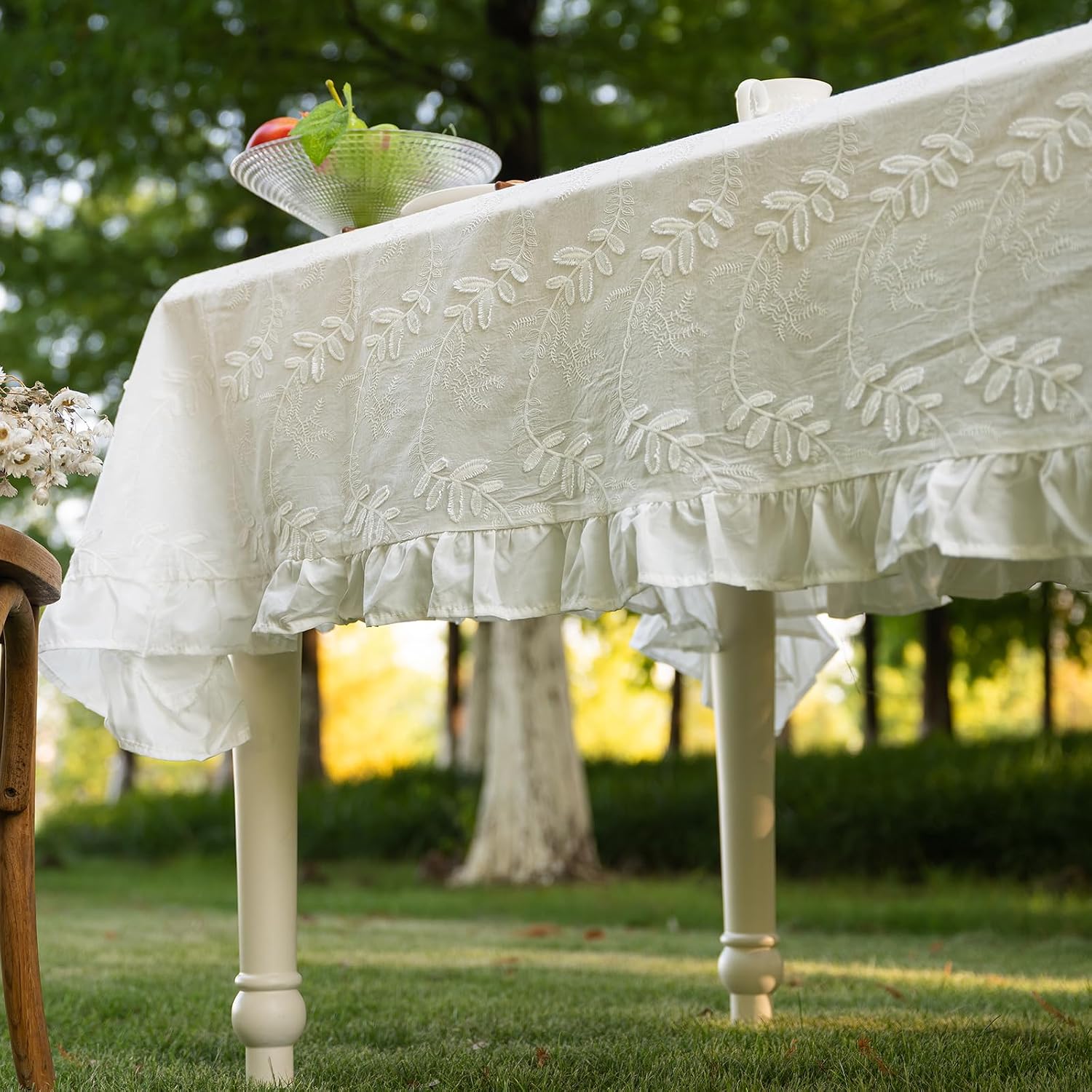 vctops Vintage White Embroidered Cotton Table Cloth, Boho Farmhouse Ruffle Tablecloth, Washable Table Cover for Rectangle Table Baby Shower Kitchen Party Wedding Decor (White A,55"x55")