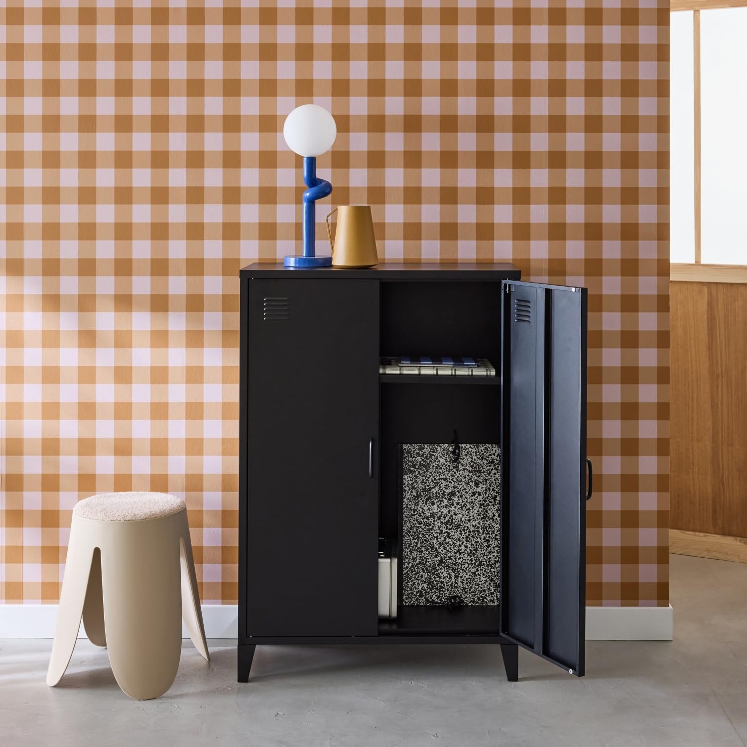 sweeek - Commode/Armoire en métal Noir 2 espaces de Rangement. casiers